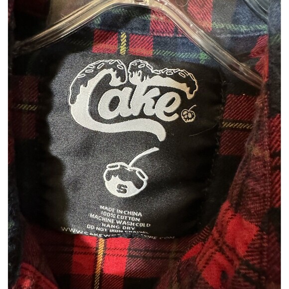 Cake Worthy Shirt Red Flannel Snow White Fairest of Them All Size Small Disney - Picture 3 of 3
